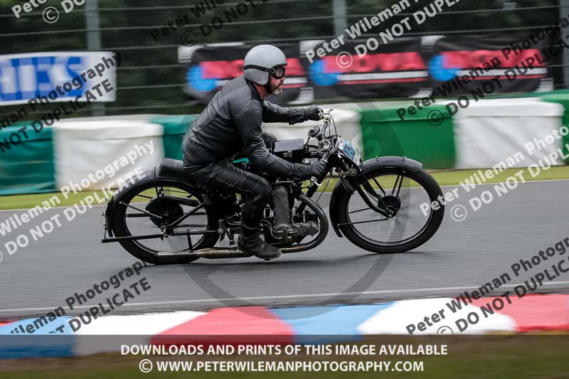 Vintage motorcycle club;eventdigitalimages;mallory park;mallory park trackday photographs;no limits trackdays;peter wileman photography;trackday digital images;trackday photos;vmcc festival 1000 bikes photographs